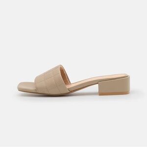 Vero Moda Tan Quilted Mules